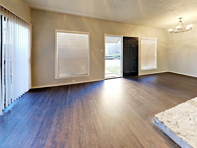 Building Photo - 15014 Spring Creek