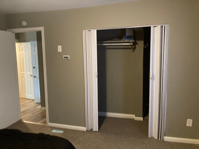 Bedroom Closet - 951-2 Carmalt St