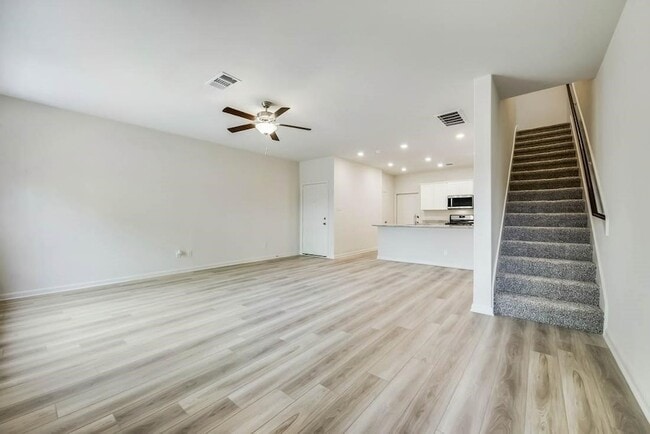 Building Photo - 1226 Parker Dr