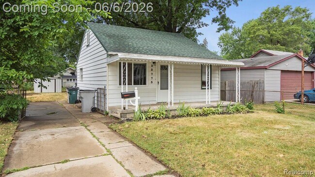 Foto del edificio - 23773 Hazelwood Ave