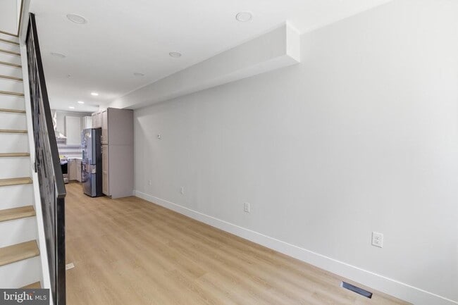 Building Photo - 1511 W Flora St
