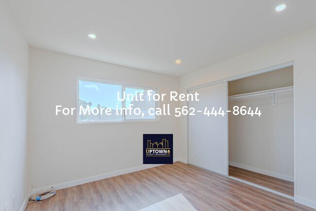 Building Photo - Breed