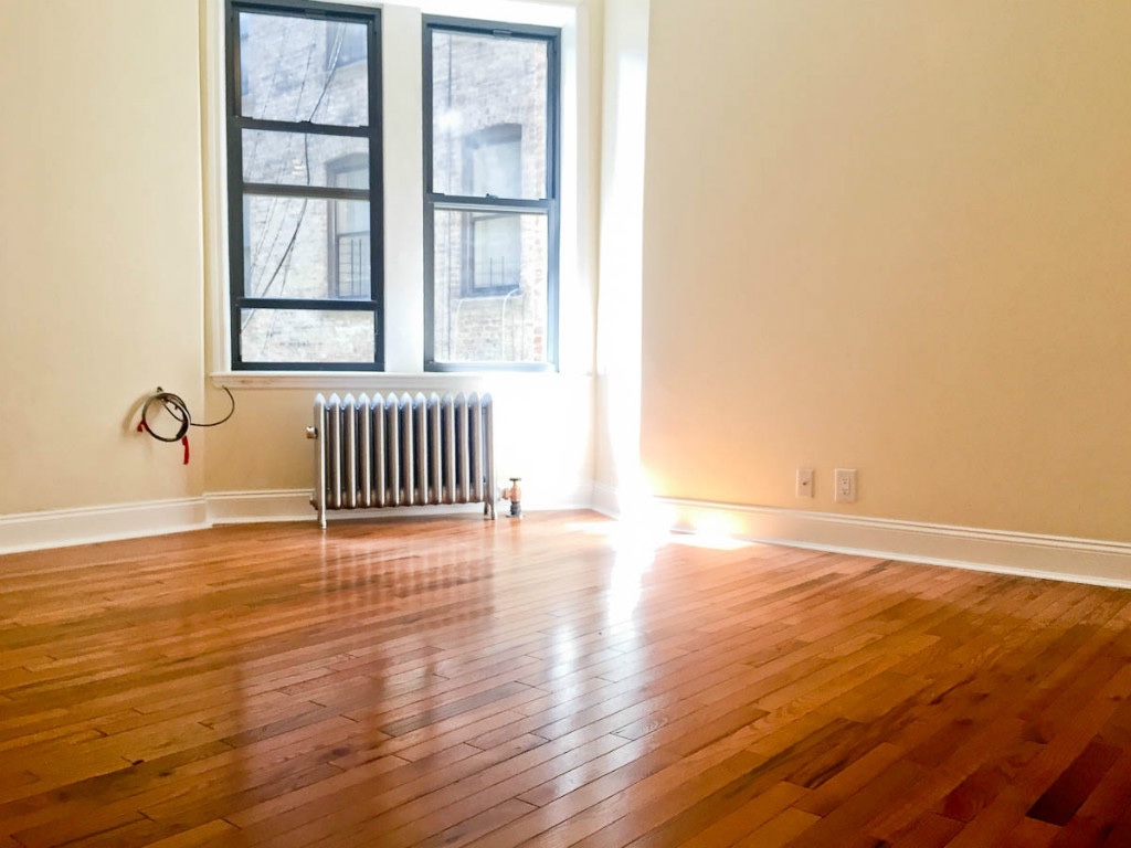 Primary Photo - 300 Fort Washington Ave