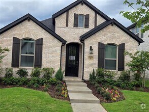 Building Photo - 2821 Chester Dr