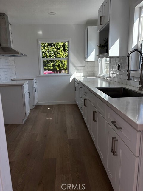 Foto del edificio - 15025 Roseton Ave