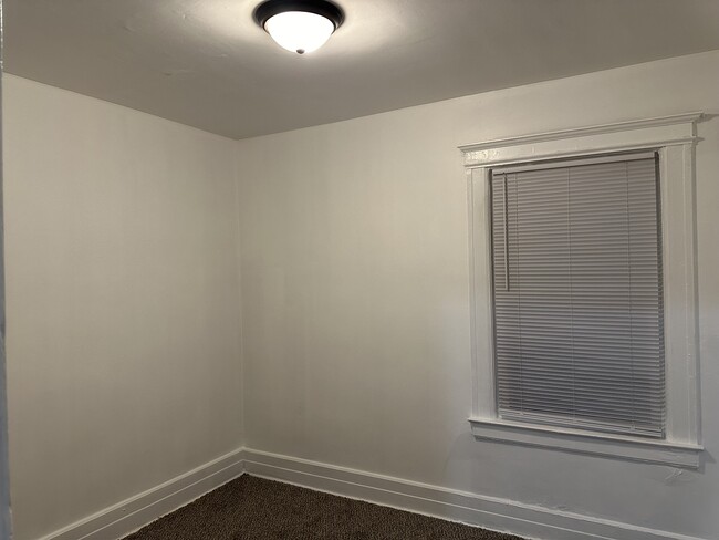 Foto del edificio - 3348 Hudson St