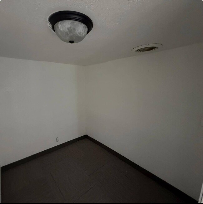 Foto del edificio - 2825 SE 14th St