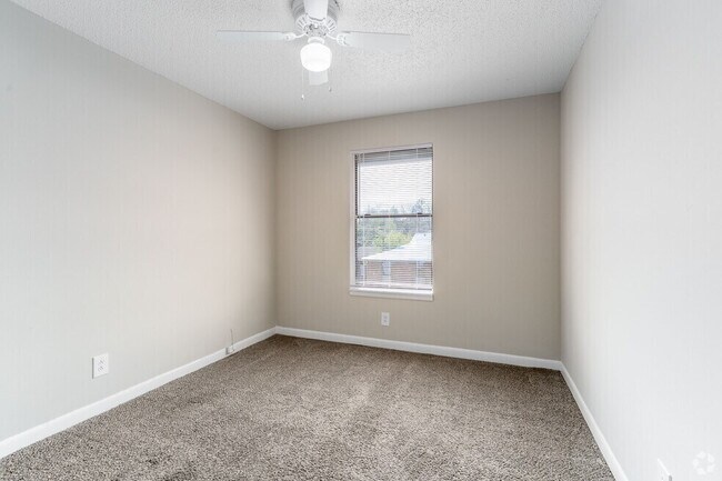 3 Bed 2nd Bed - Horizon Park Apartments