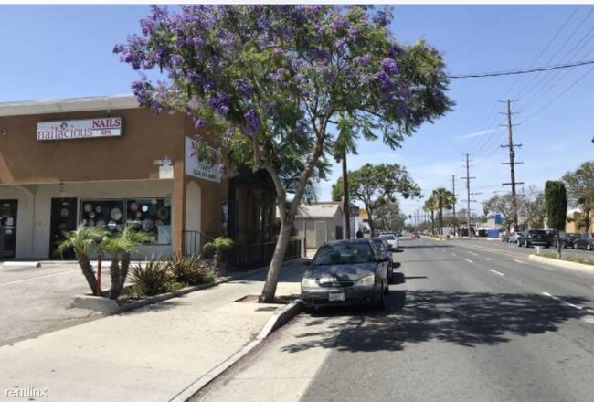 Building Photo - 11855 S Inglewood Ave