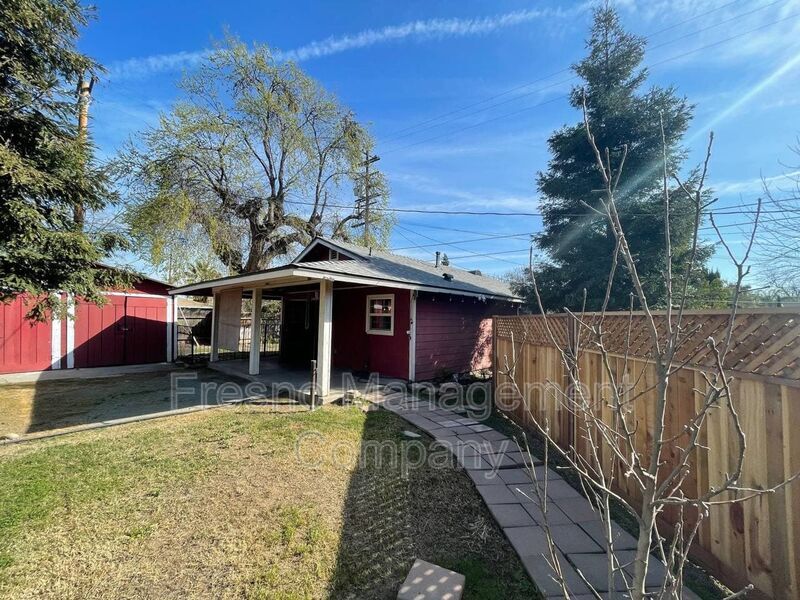 829 E Dudley Ave, Fresno, CA 93728 Condo for Rent in Fresno, CA
