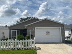 Building Photo - 8201 SE 169th Palownia Loop