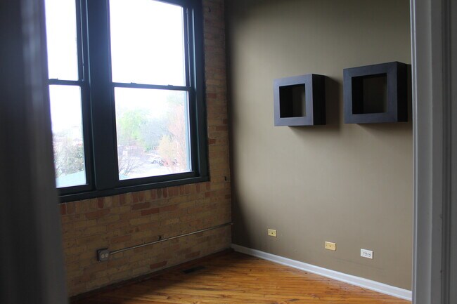 Foto del edificio - 616 Congdon Ave