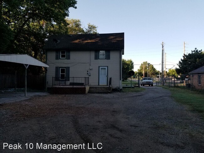 Building Photo - 3 br, 1 bath House - 2000 E 10th