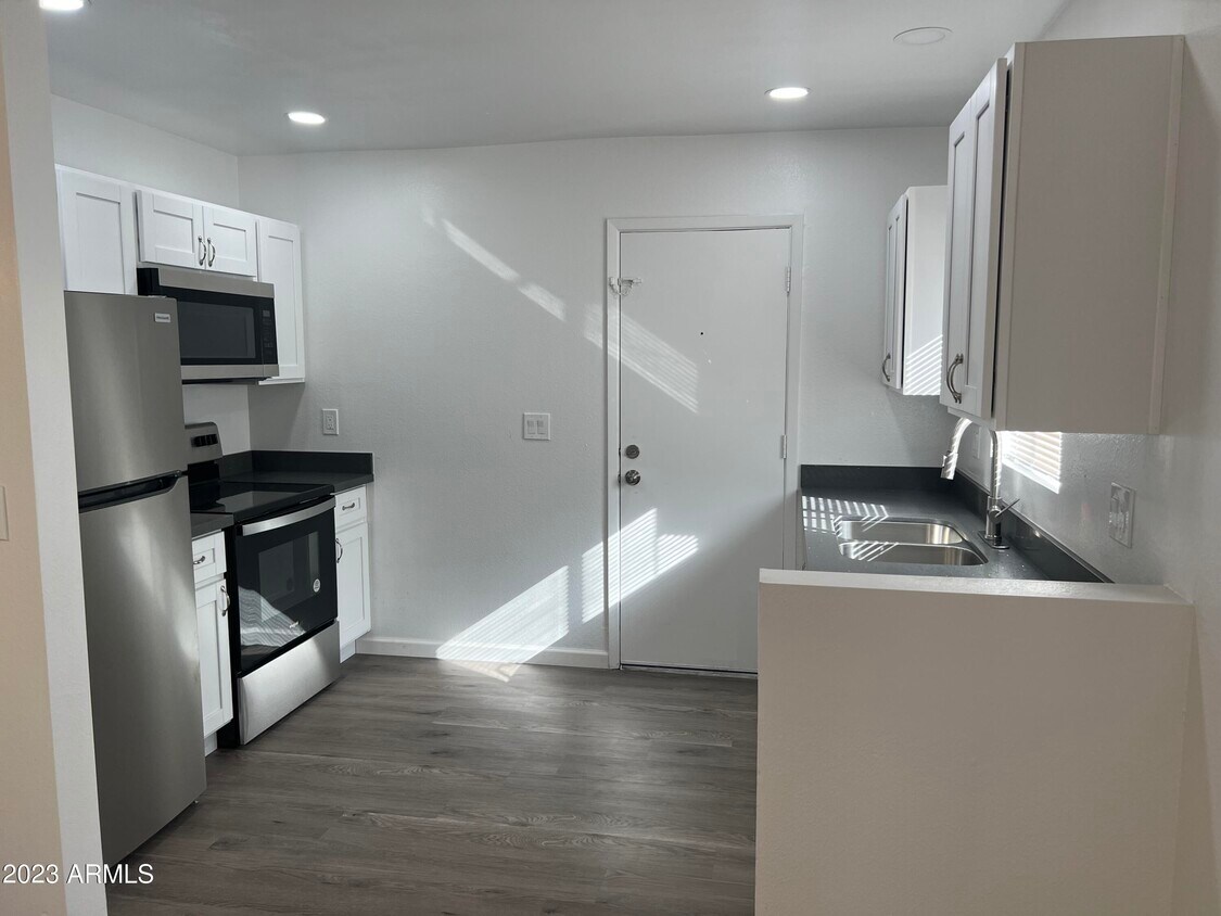 Foto principal - 2028 W Lawrence Rd