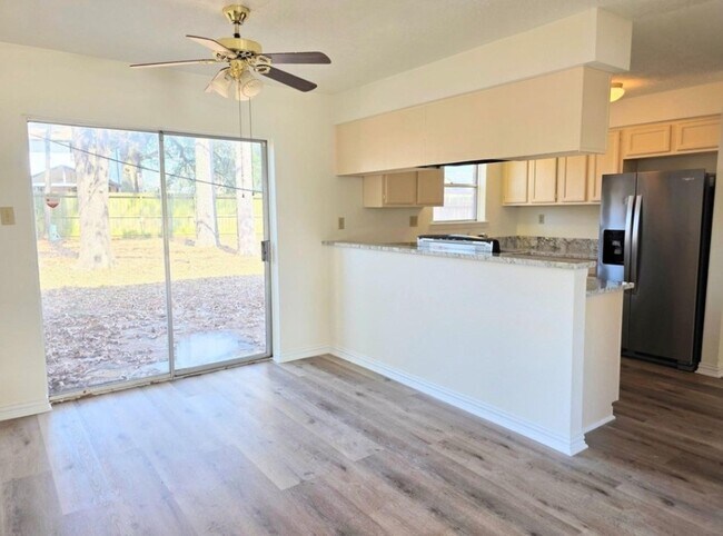 Building Photo - 24022 Spring Briar Ln