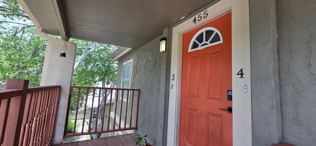 Building Photo - Mahncke Park! 1-Bedroom in 4-Plex near Ft ...