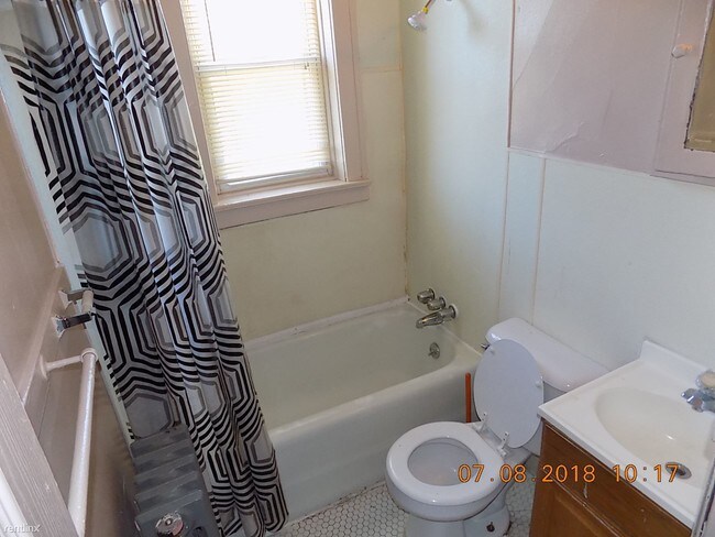 Foto del edificio - 250 W Margaret St