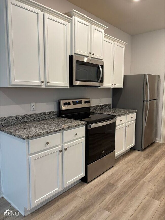 Foto del edificio - 10494 Sweetwater Creek Dr