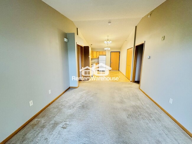 Building Photo - 1590 Parkwood Dr