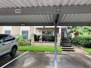 Building Photo - 2750 Holly Hall St