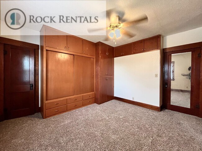 Foto del edificio - 2 Bed 1 Bath Country Home with New Basement