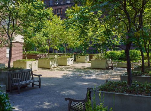 Foto del edificio - 400 E 54th St