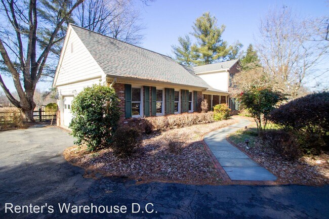 Foto del edificio - 5 br, 4 bath House - 1116 Walker Rd