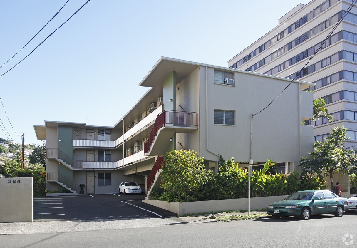 Primary Photo - 1324 Heulu St