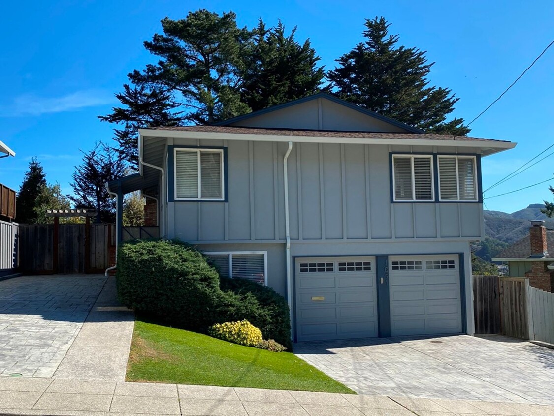 Foto principal - Nestled in Sun Valley Linda Mar 3/2 Home f...