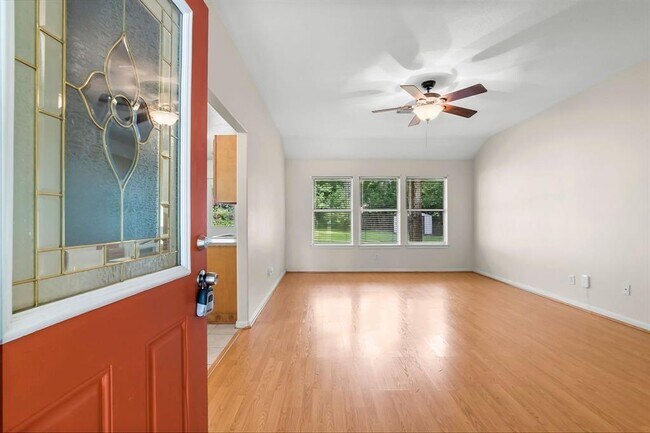 Building Photo - 10671 Royal Forest Dr
