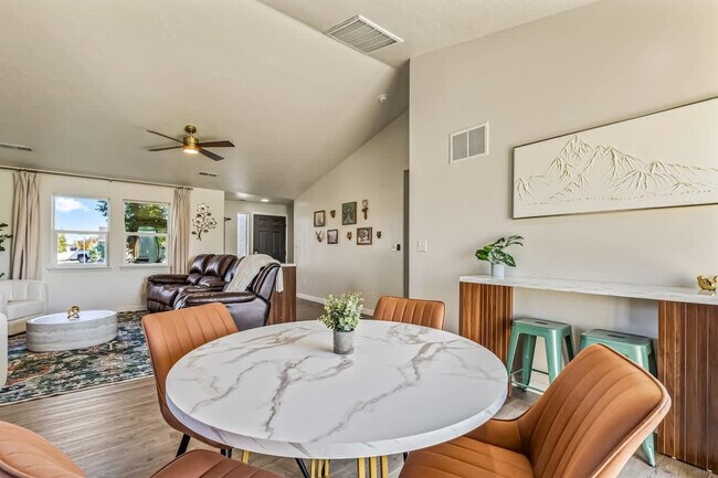 Foto del edificio - 103 N Voyage Ave