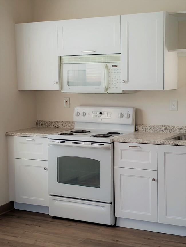 Kitchen - 425 SW Sheridan St