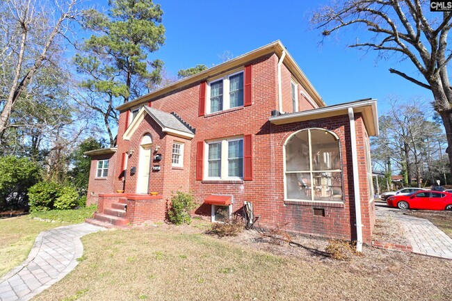 Building Photo - 1600 Maple St