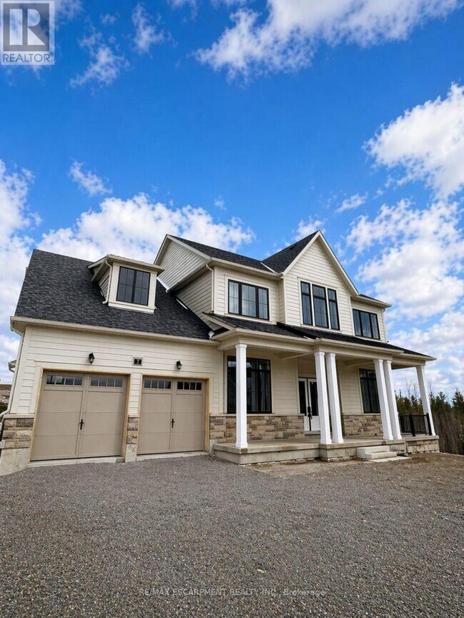 Building Photo - 3 Pinetree Dr