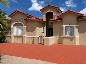 Building Photo - 15957 SW 54th Terrace