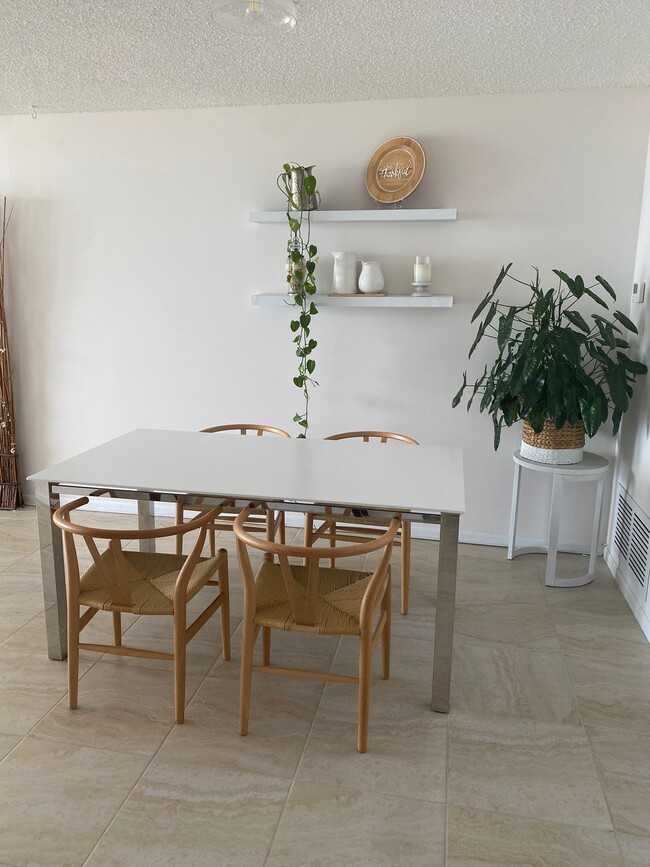 Dining Area - 101 Briny Ave