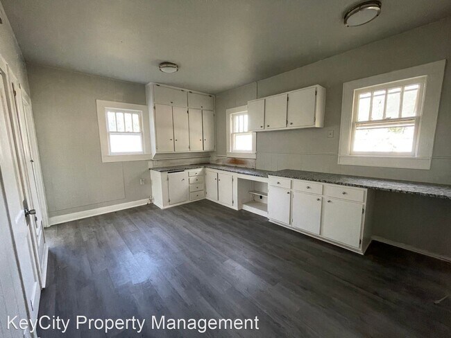 Building Photo - 2 br, 2 bath House - 1702 Sandefer St
