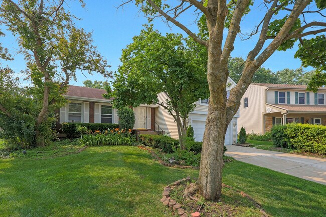 Foto del edificio - 1356 Larchmont Dr