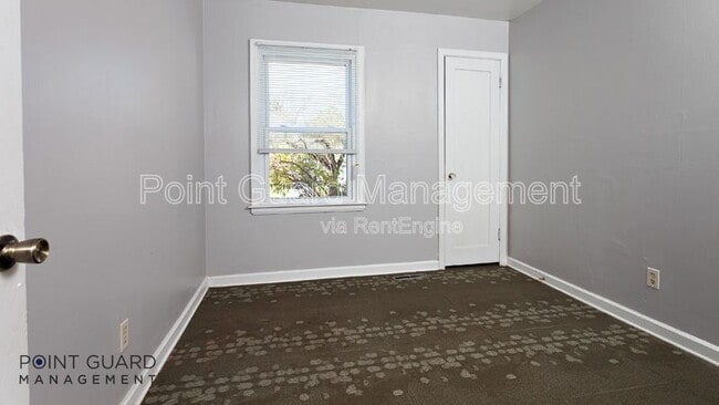 Foto del edificio - 808 N Pinecrest Ave