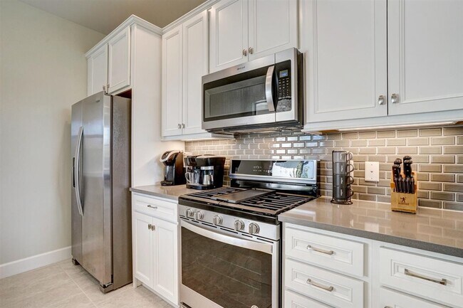 Building Photo - 17635 Camden Dr