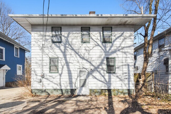 Foto del edificio - 1246 Diamond Ave