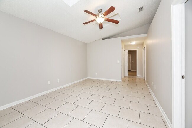Foto del edificio - 9956 Somerset Grove Ln