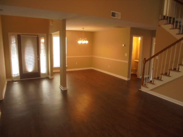 Foto del edificio - 92 Mosswood Ct