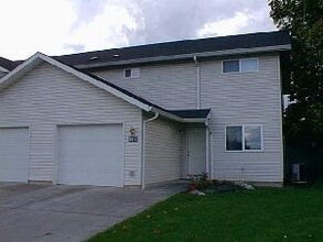 Building Photo - 1416 SE Talton Ave