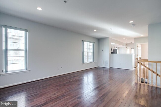 Building Photo - 12975 Pinnacle Dr