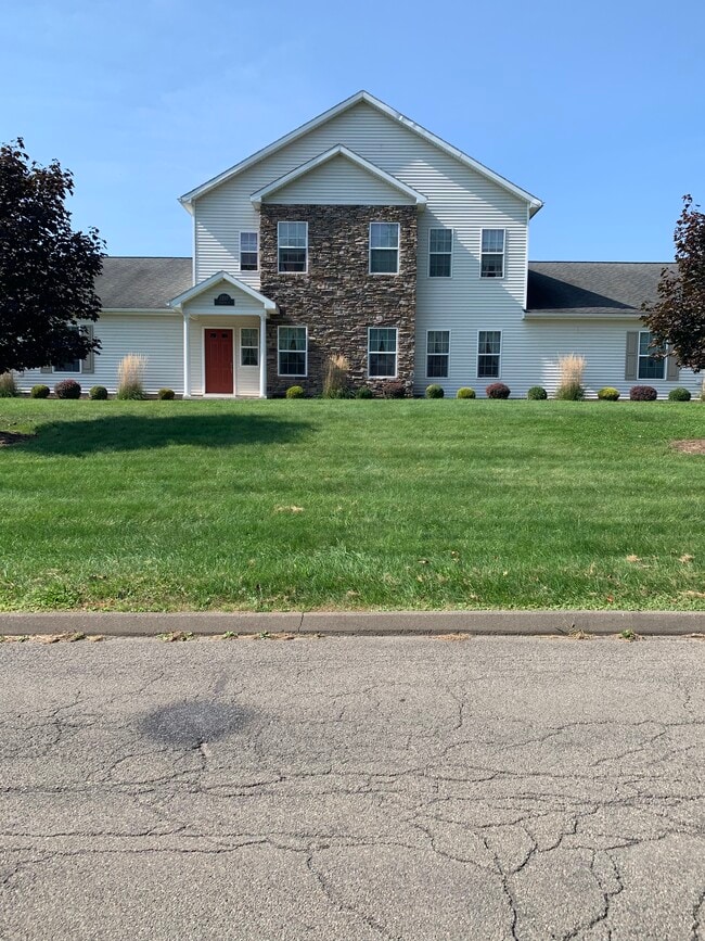 Building Photo - 1207 N Hoffman Rd