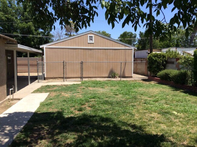 Building Photo - APPLY FOR THIS BEAUTIFUL HOME TODAY!