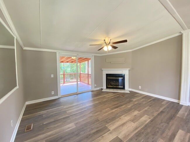Building Photo - 43 Englewood Cir