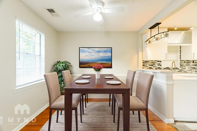 Foto del edificio - 320 Navajo Pines Dr
