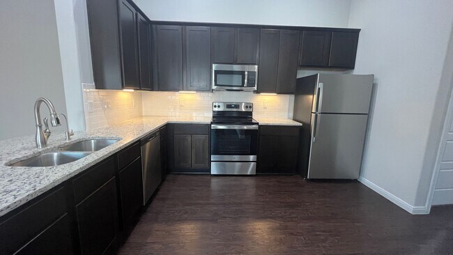 Building Photo - "Modern 3-Bed, 2-Bath Duplex Near Stevens ...